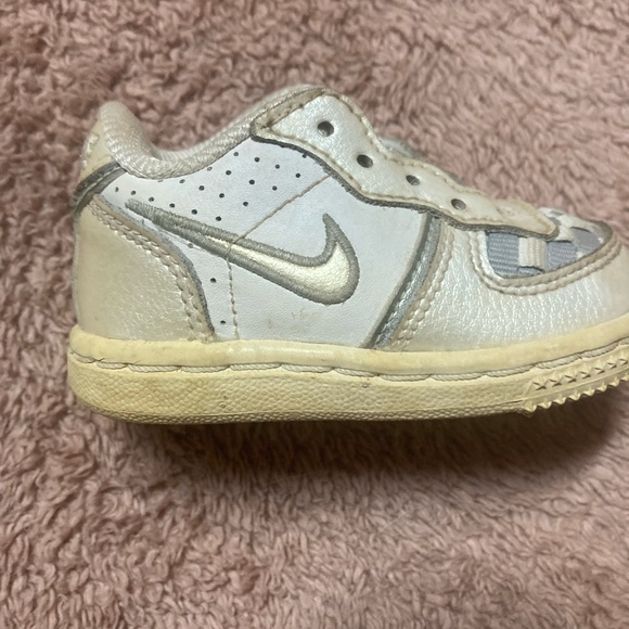 Baby Vintage Nikes - Picture 7 of 13